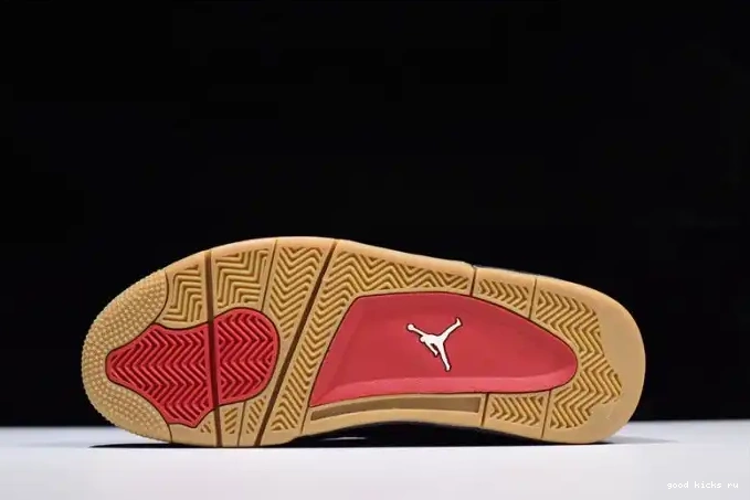 Levi's x Jordan Air AO2571-001 'black' 4 0608